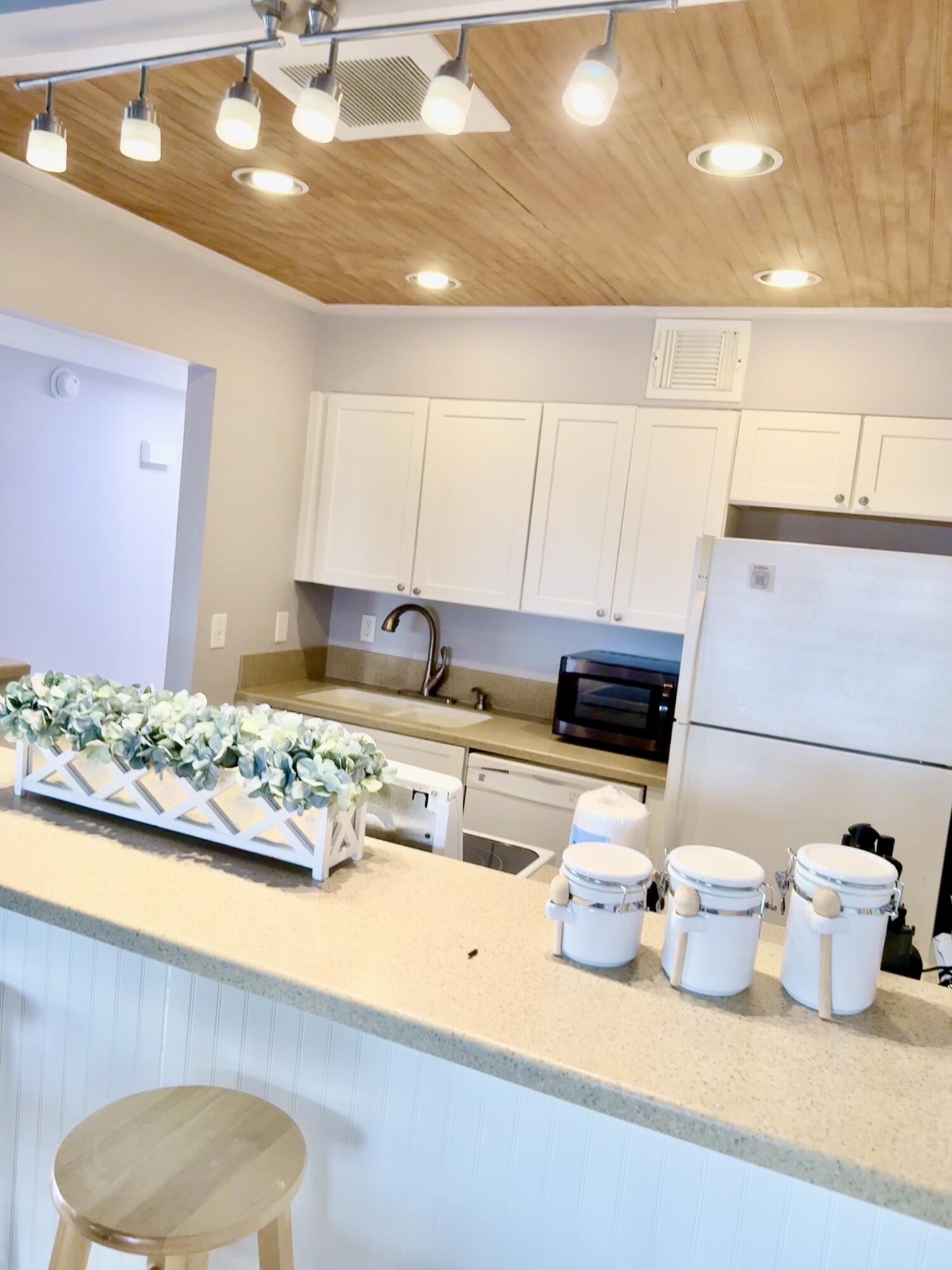 SEASCAPE CONDO TENNIS VILLAGE - Residential