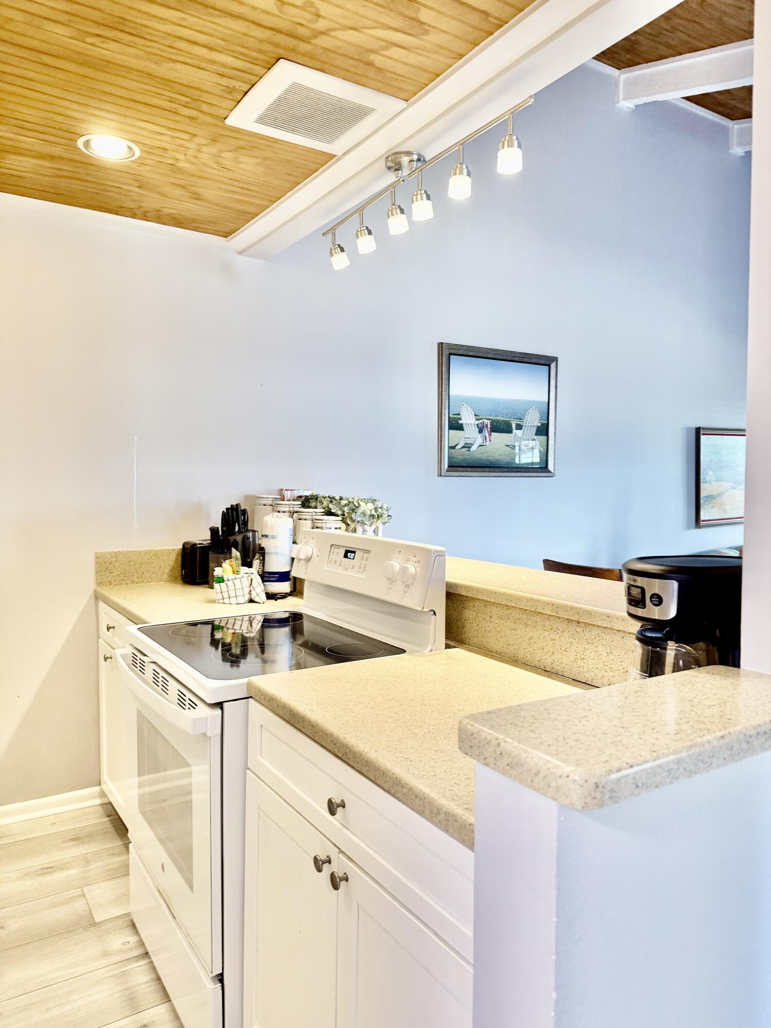 SEASCAPE CONDO TENNIS VILLAGE - Residential