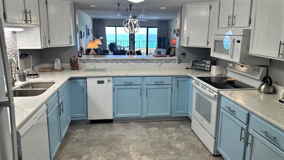 SURF DWELLER CONDO - Residential