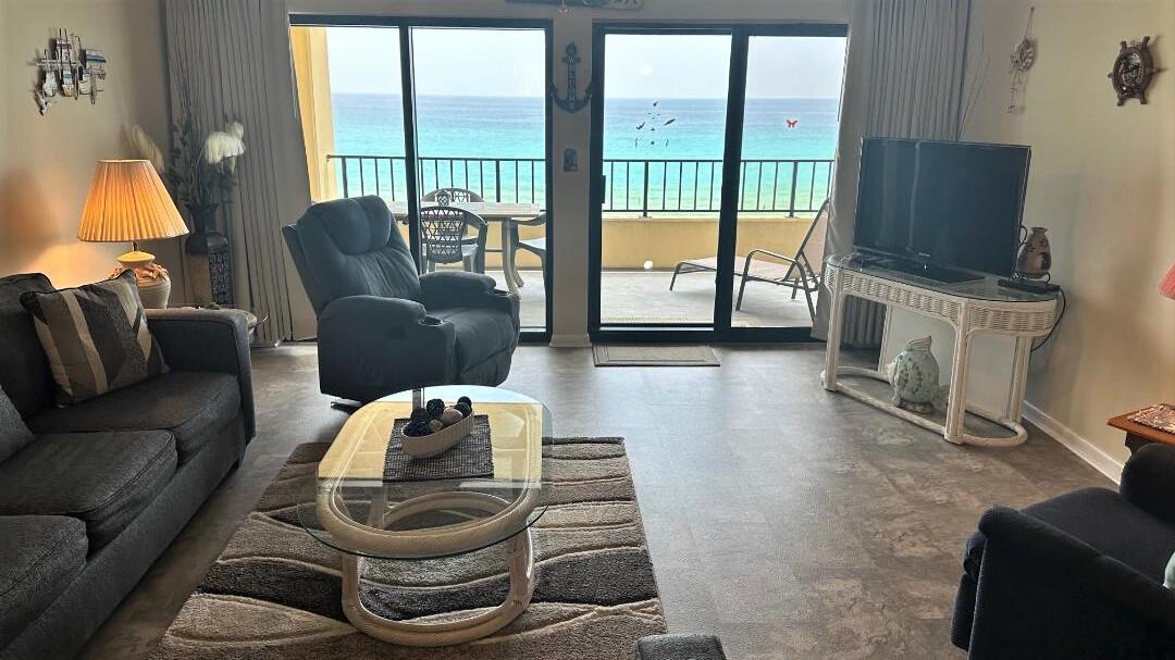 SURF DWELLER CONDO - Residential