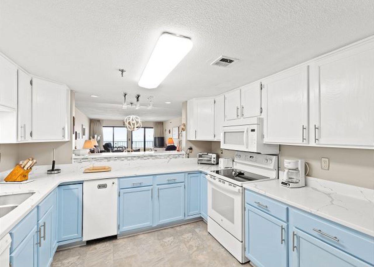 SURF DWELLER CONDO - Residential