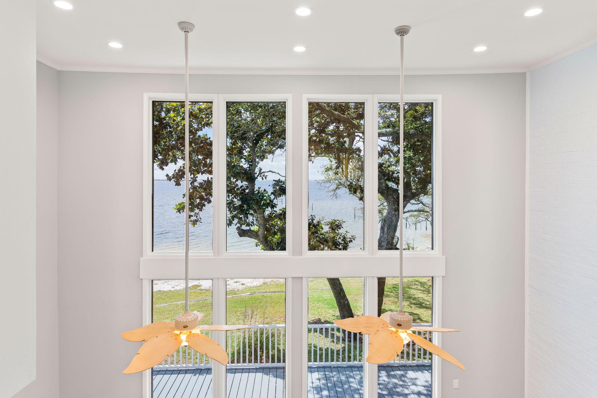 CRESCENT SHORES - Residential