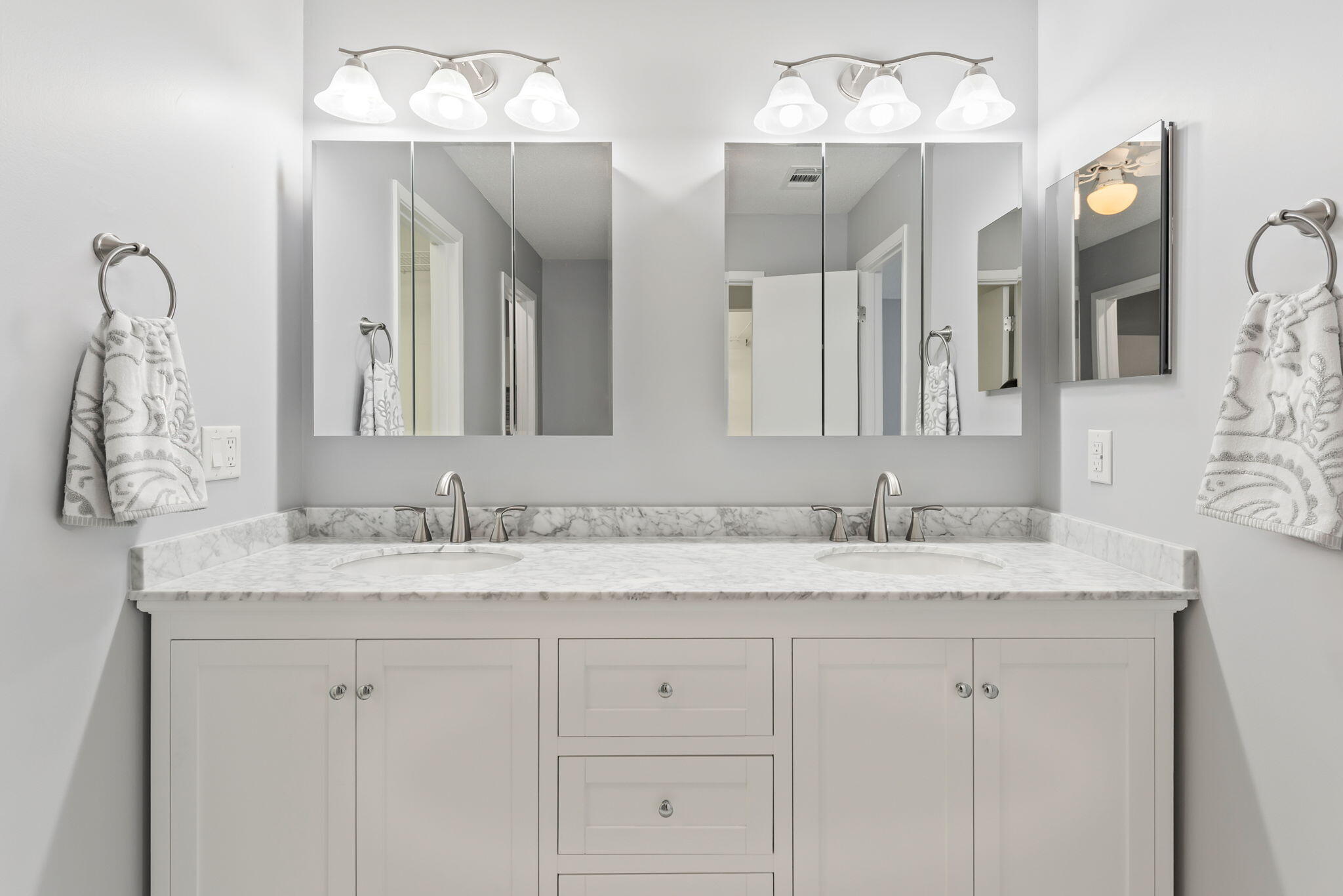 CRESCENT SHORES - Residential