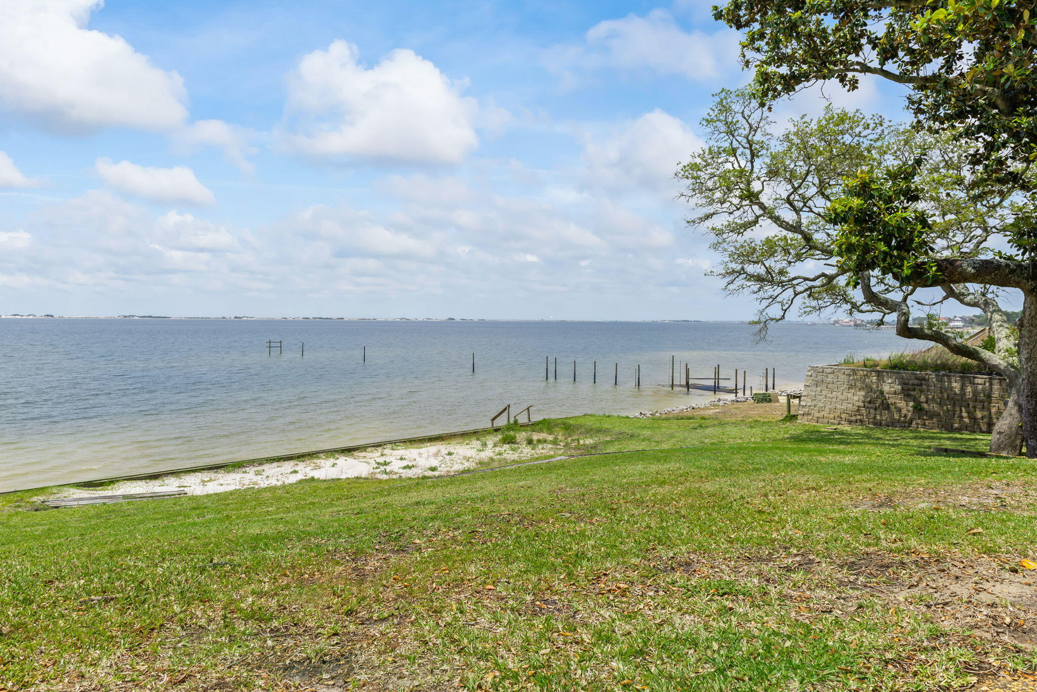 CRESCENT SHORES - Residential
