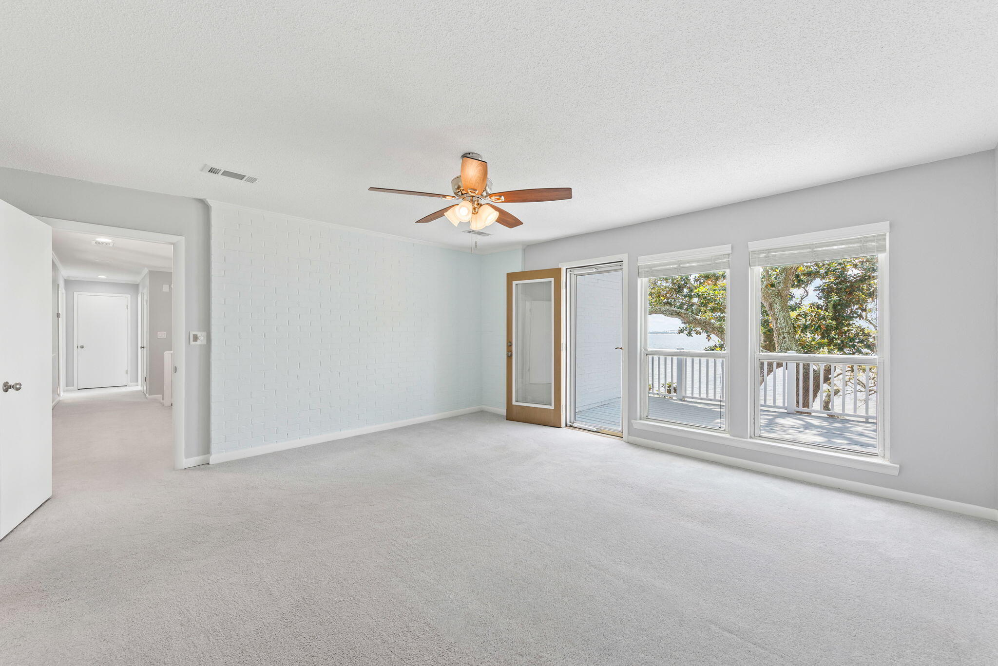 CRESCENT SHORES - Residential