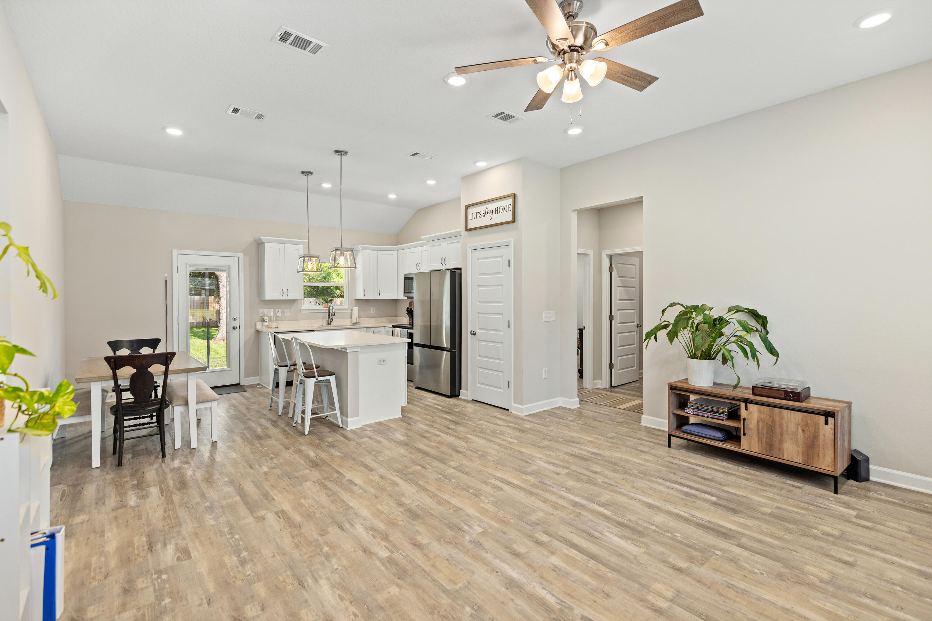 QUIET OAKS S/D - Residential