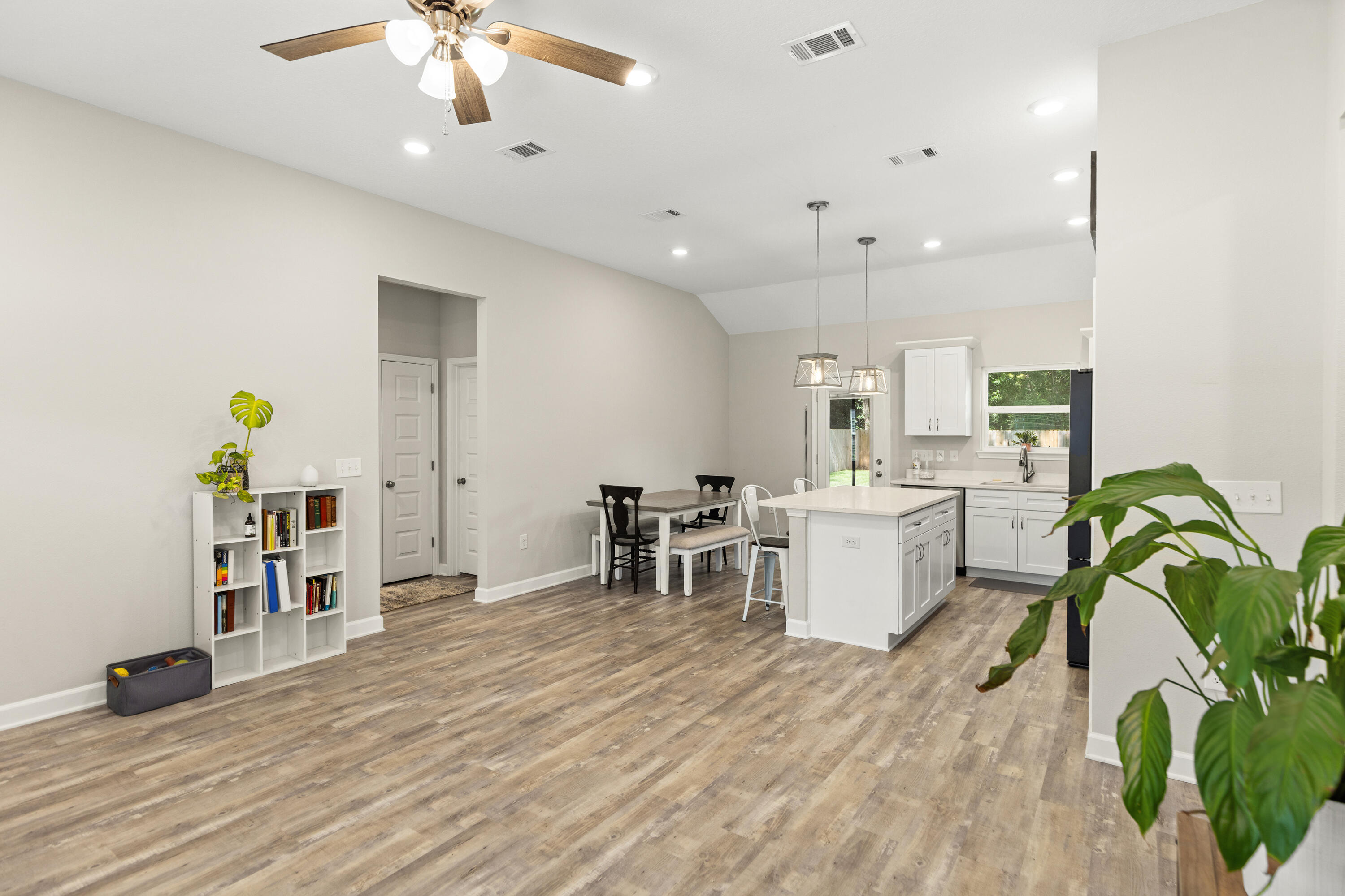 QUIET OAKS S/D - Residential