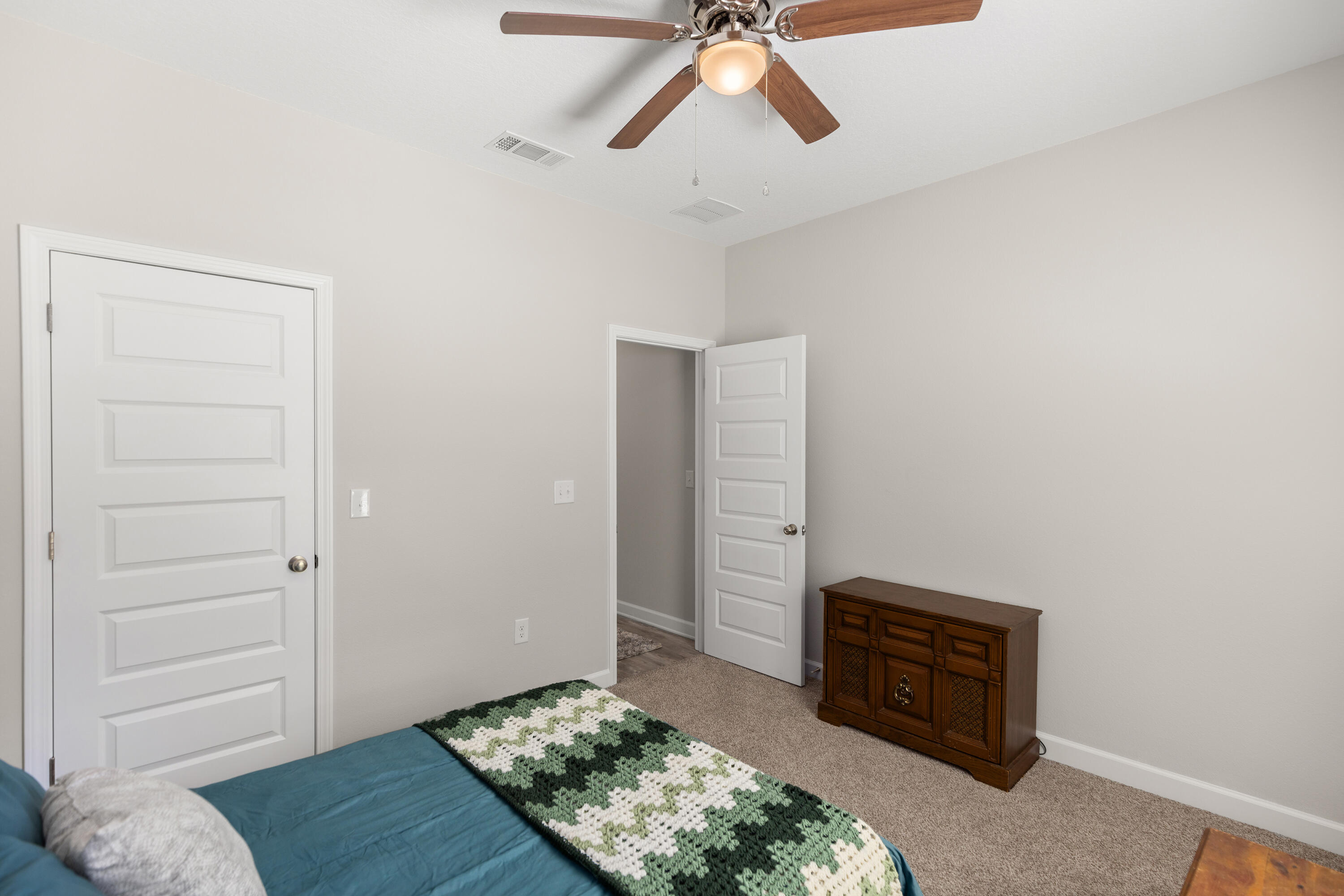 QUIET OAKS S/D - Residential