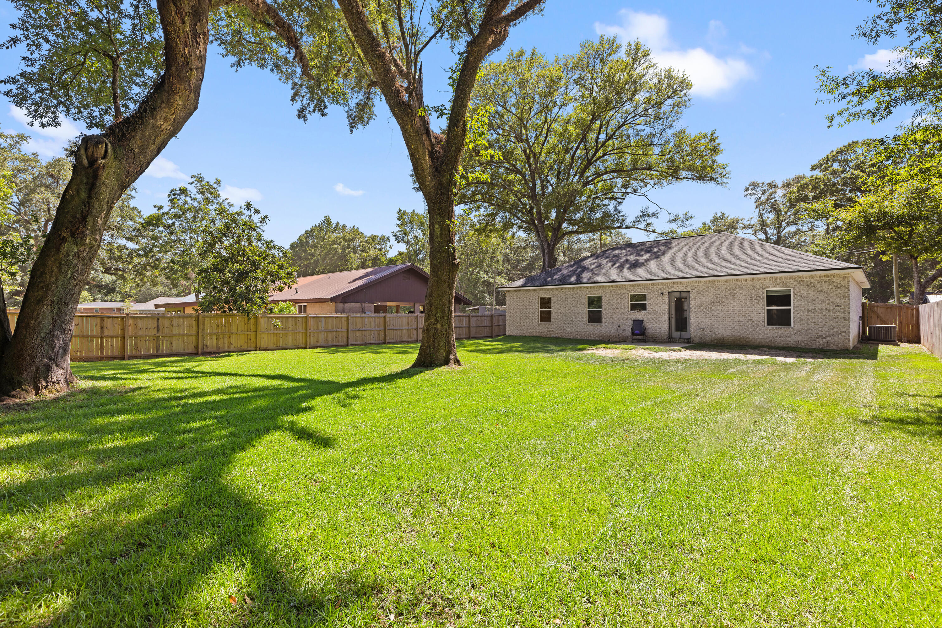 QUIET OAKS S/D - Residential