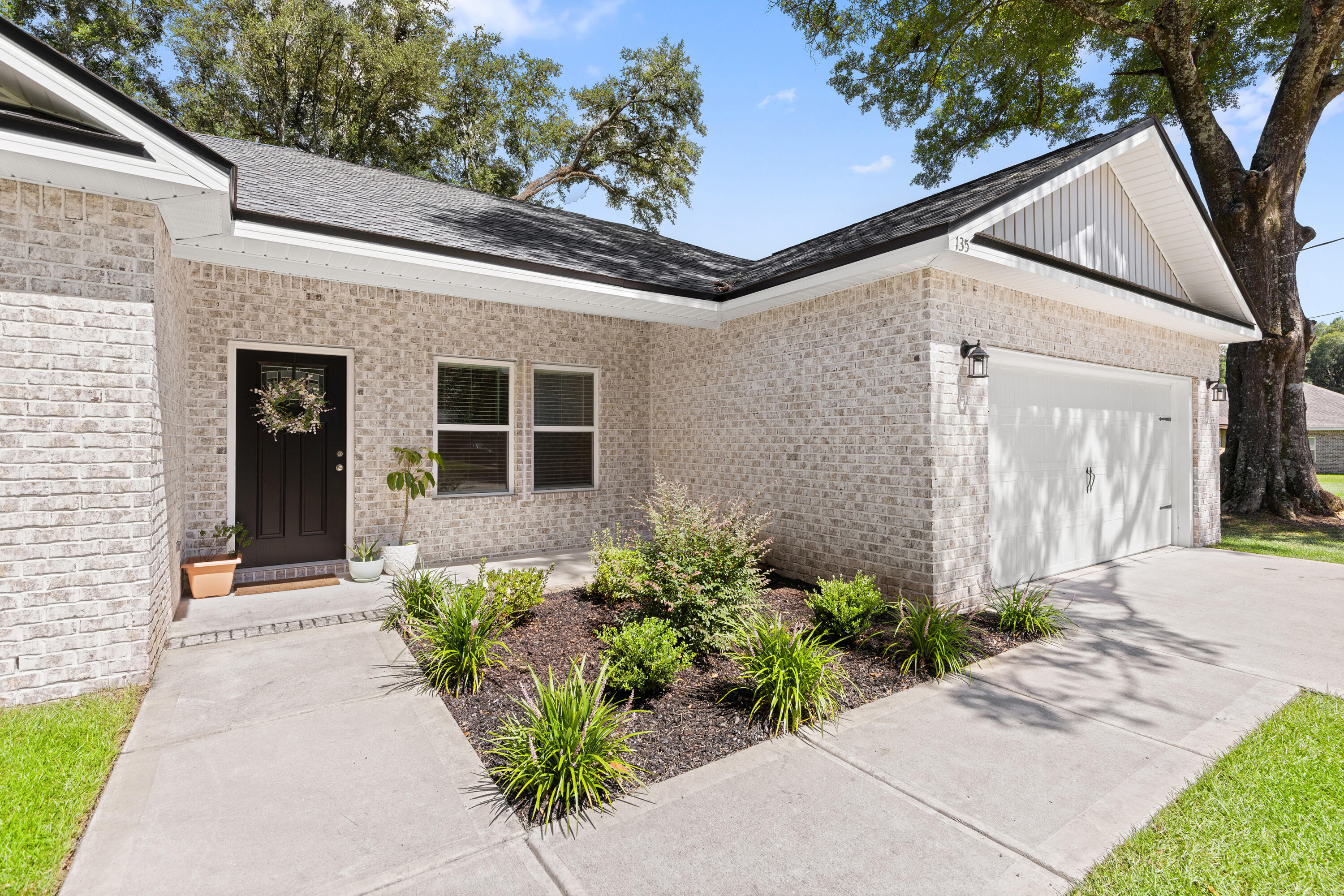 QUIET OAKS S/D - Residential