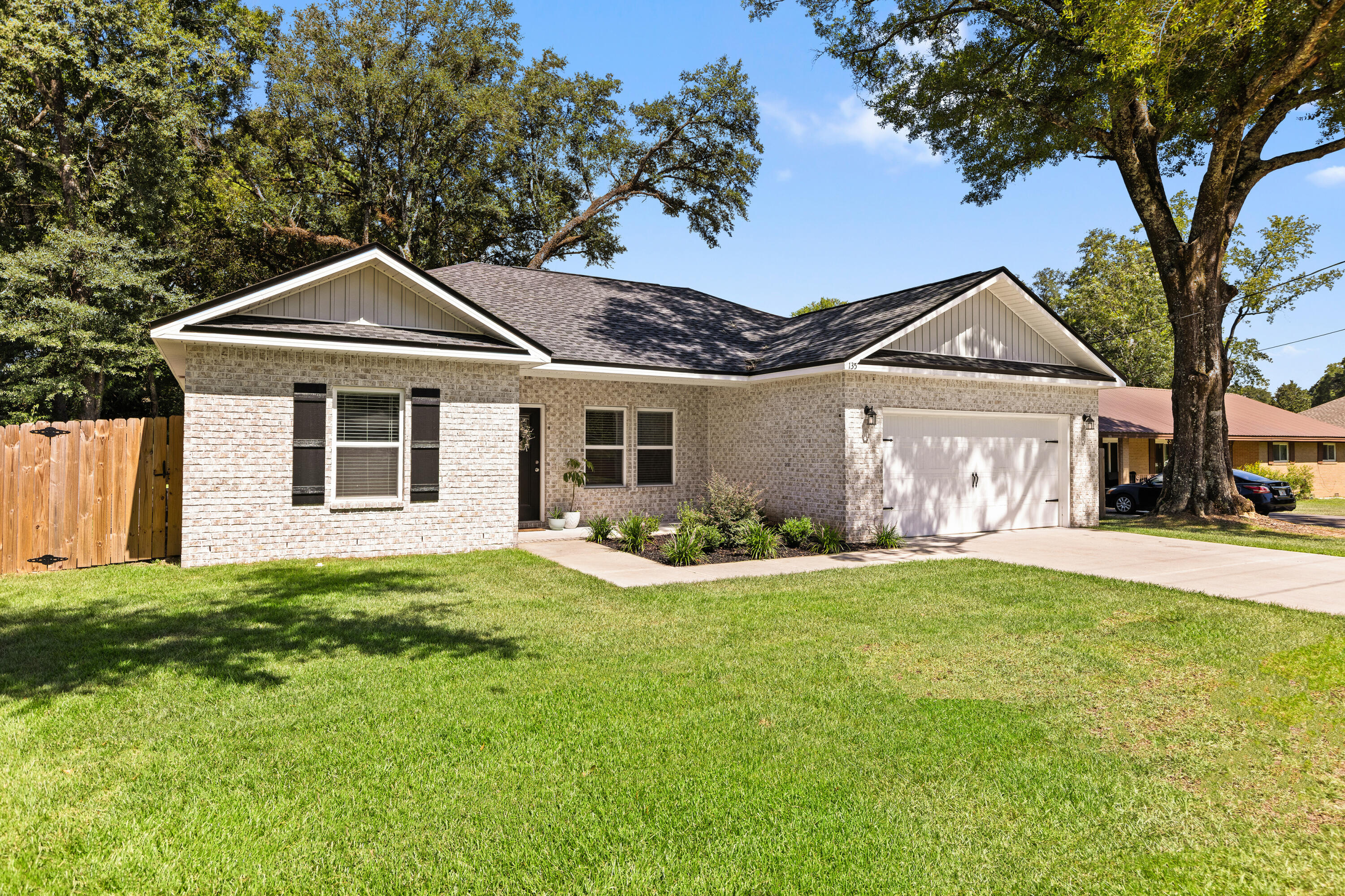 QUIET OAKS S/D - Residential