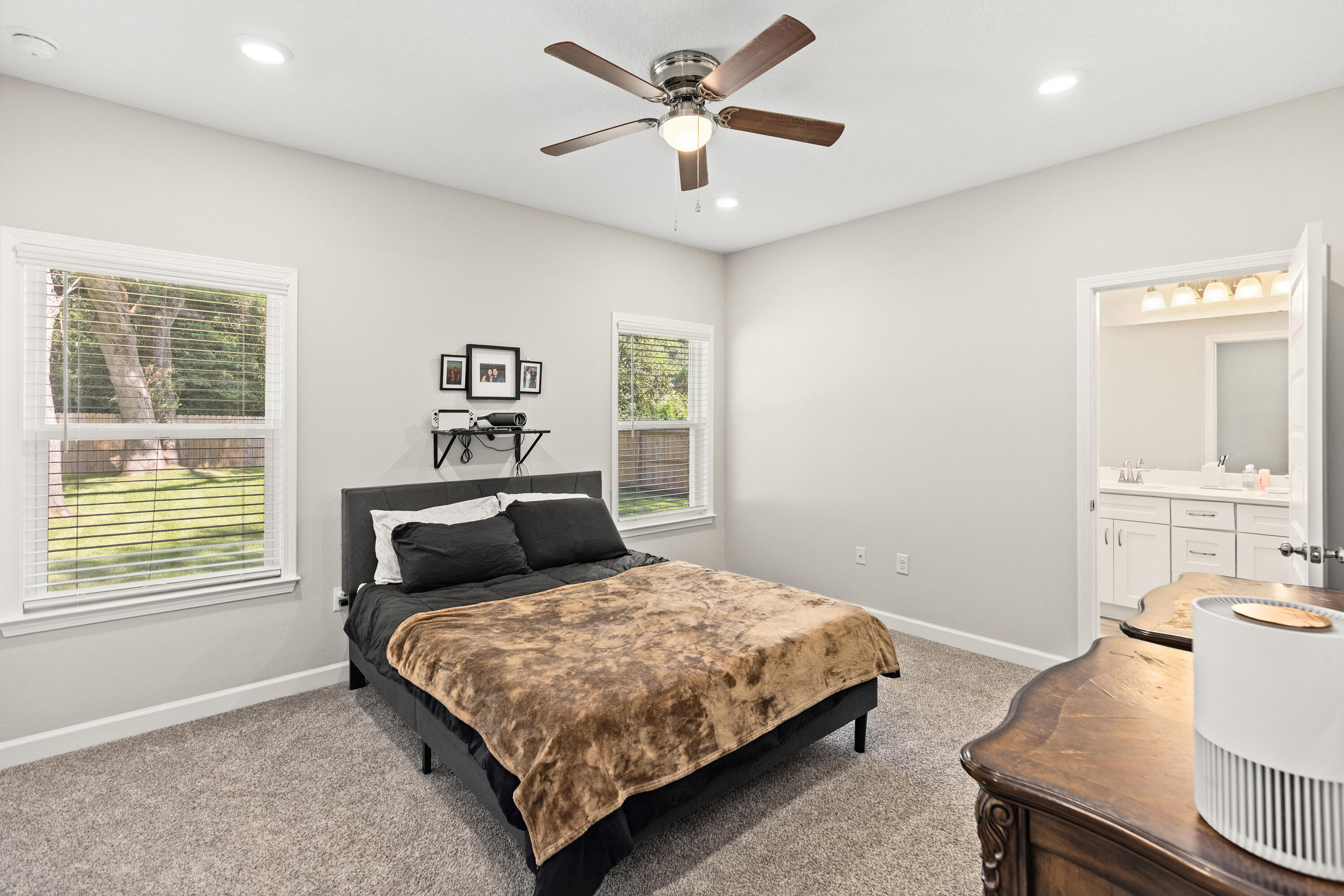QUIET OAKS S/D - Residential