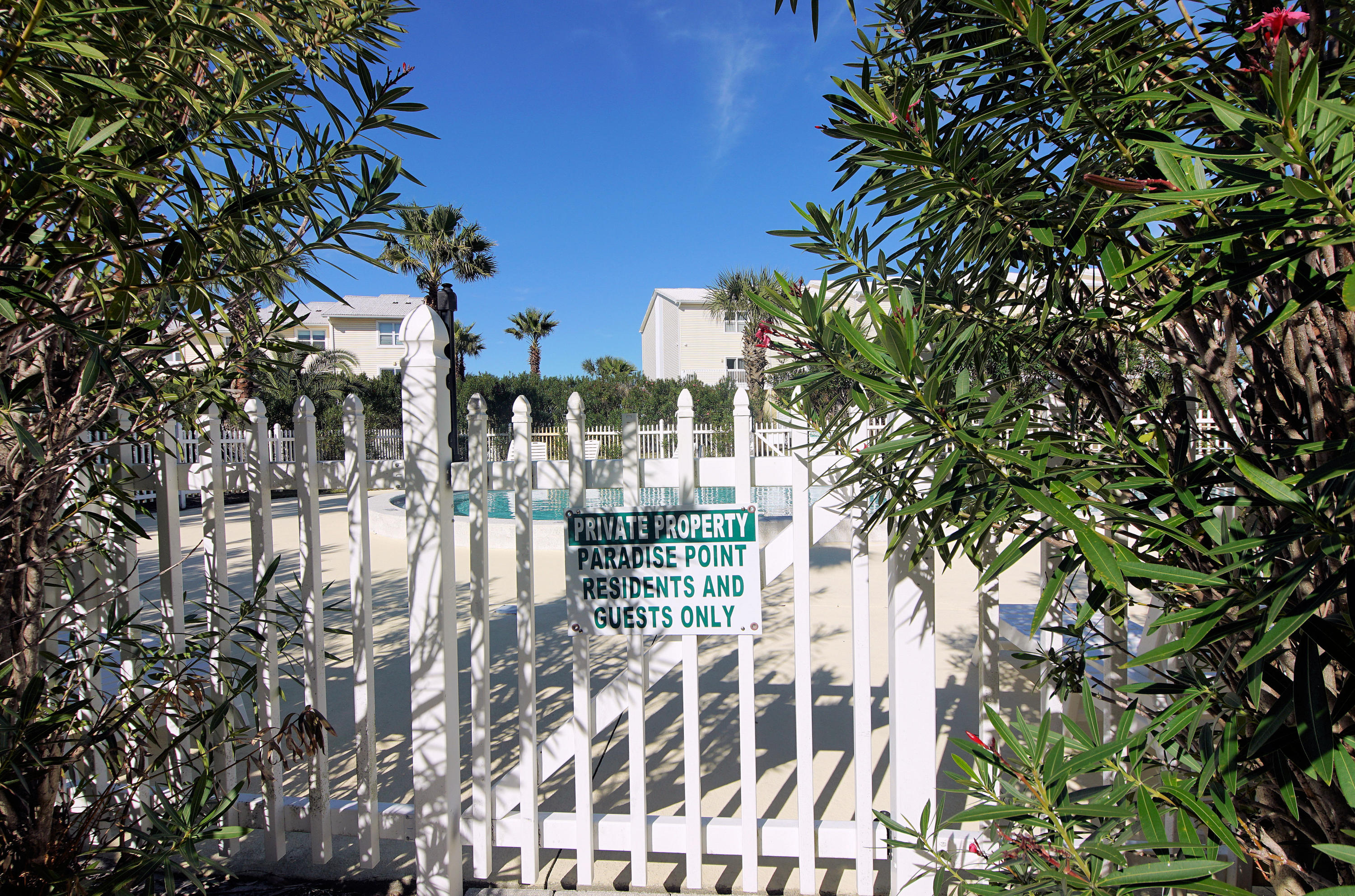 PARADISE POINT T/H - Residential