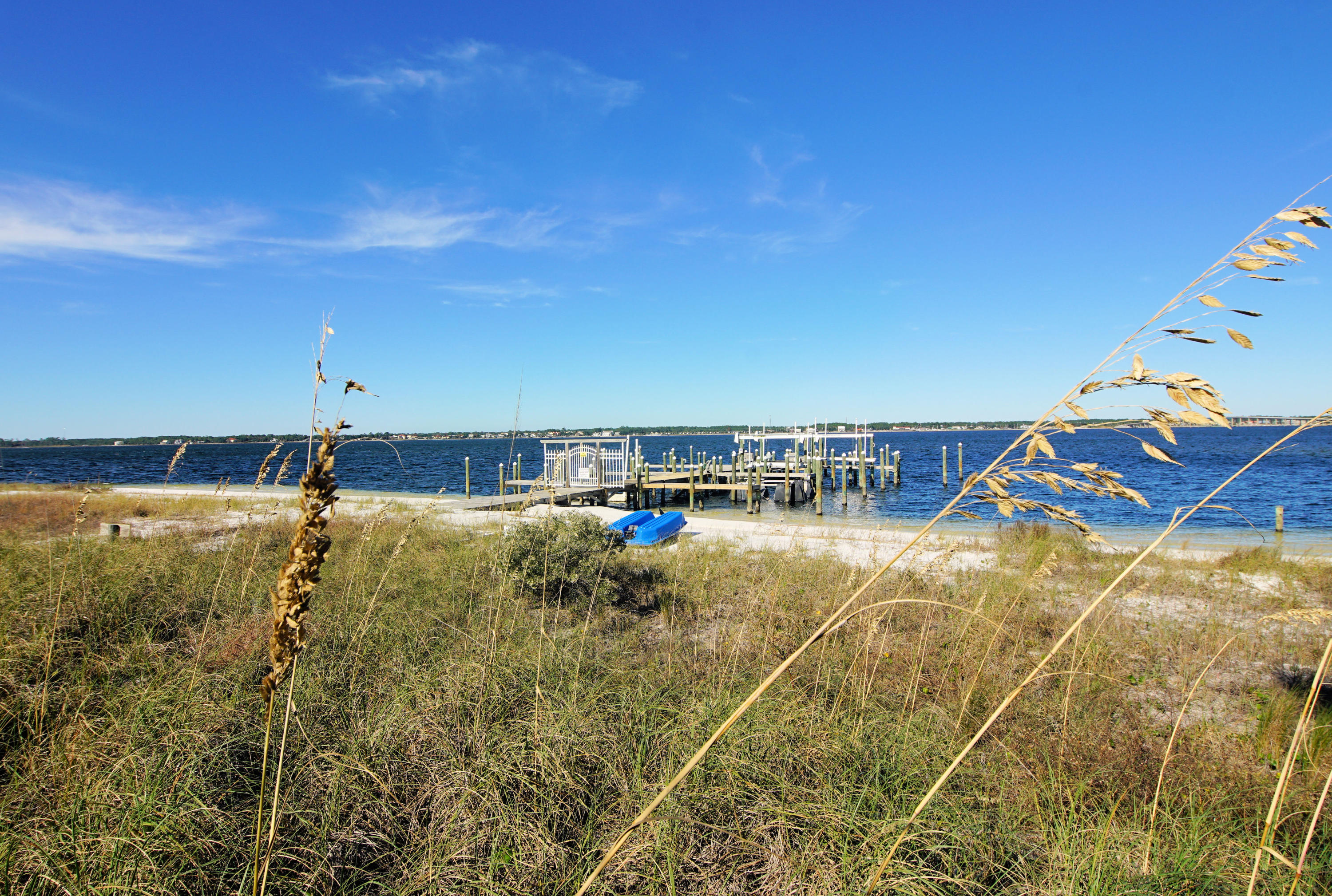 PARADISE POINT T/H - Residential