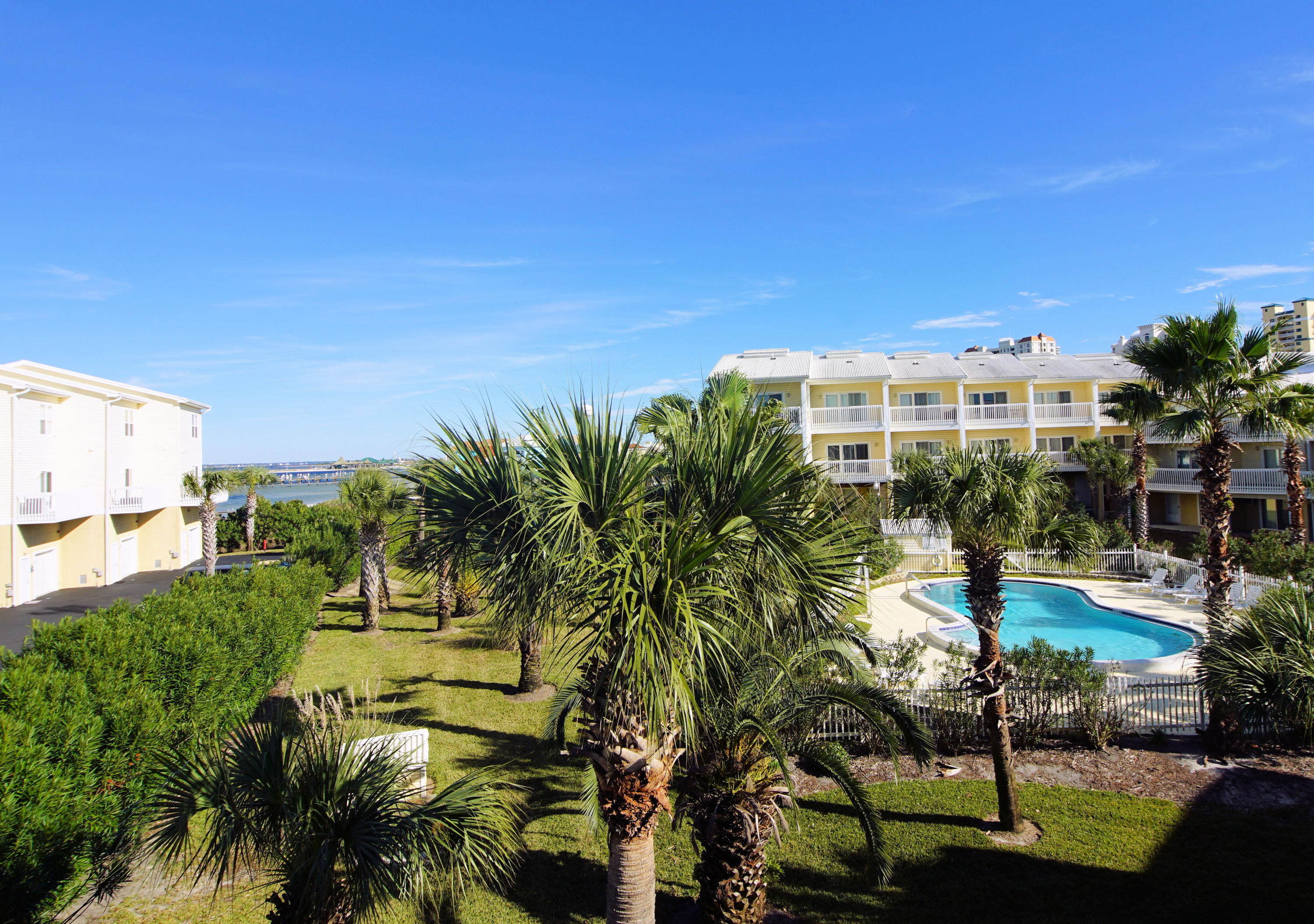 PARADISE POINT T/H - Residential