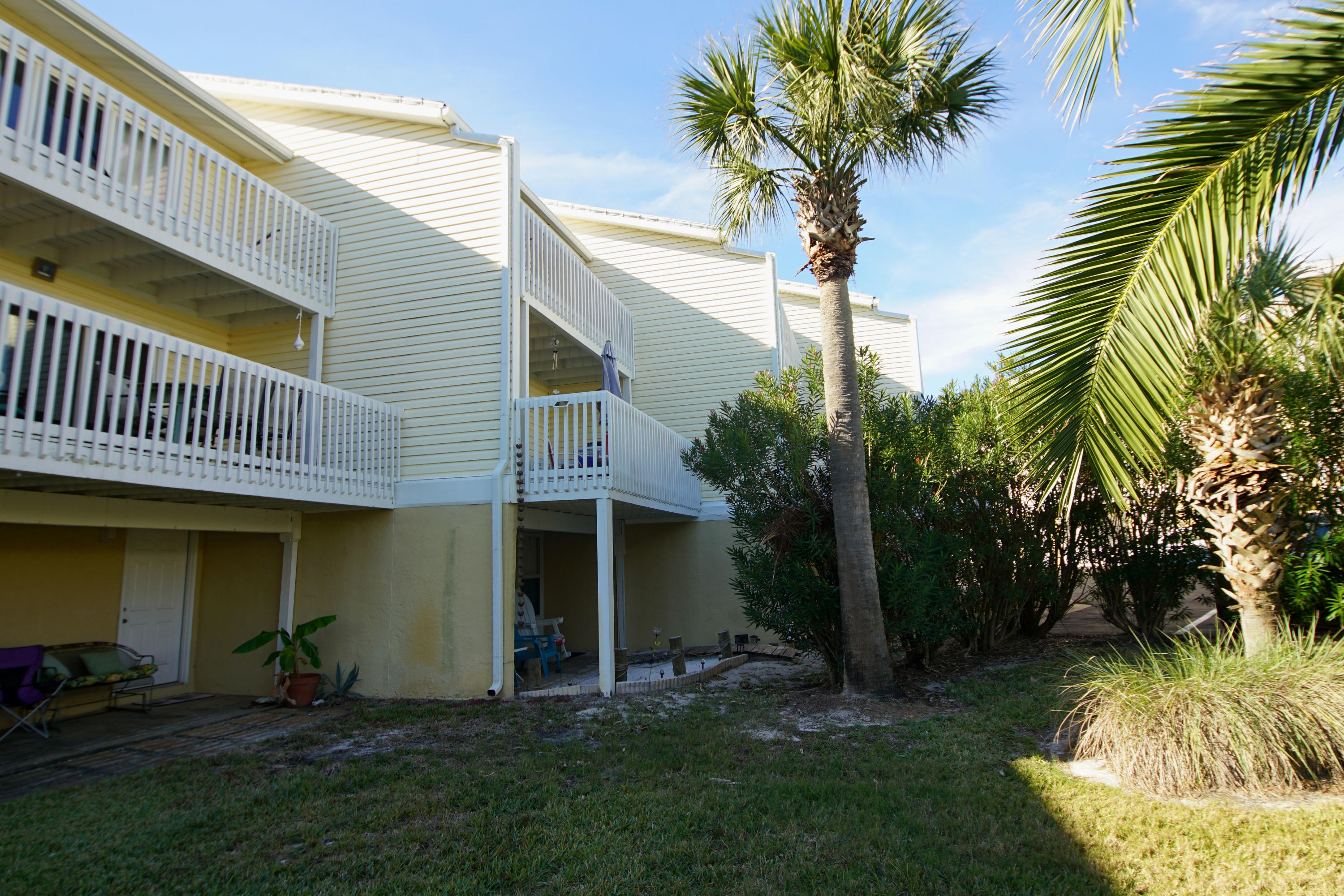 PARADISE POINT T/H - Residential