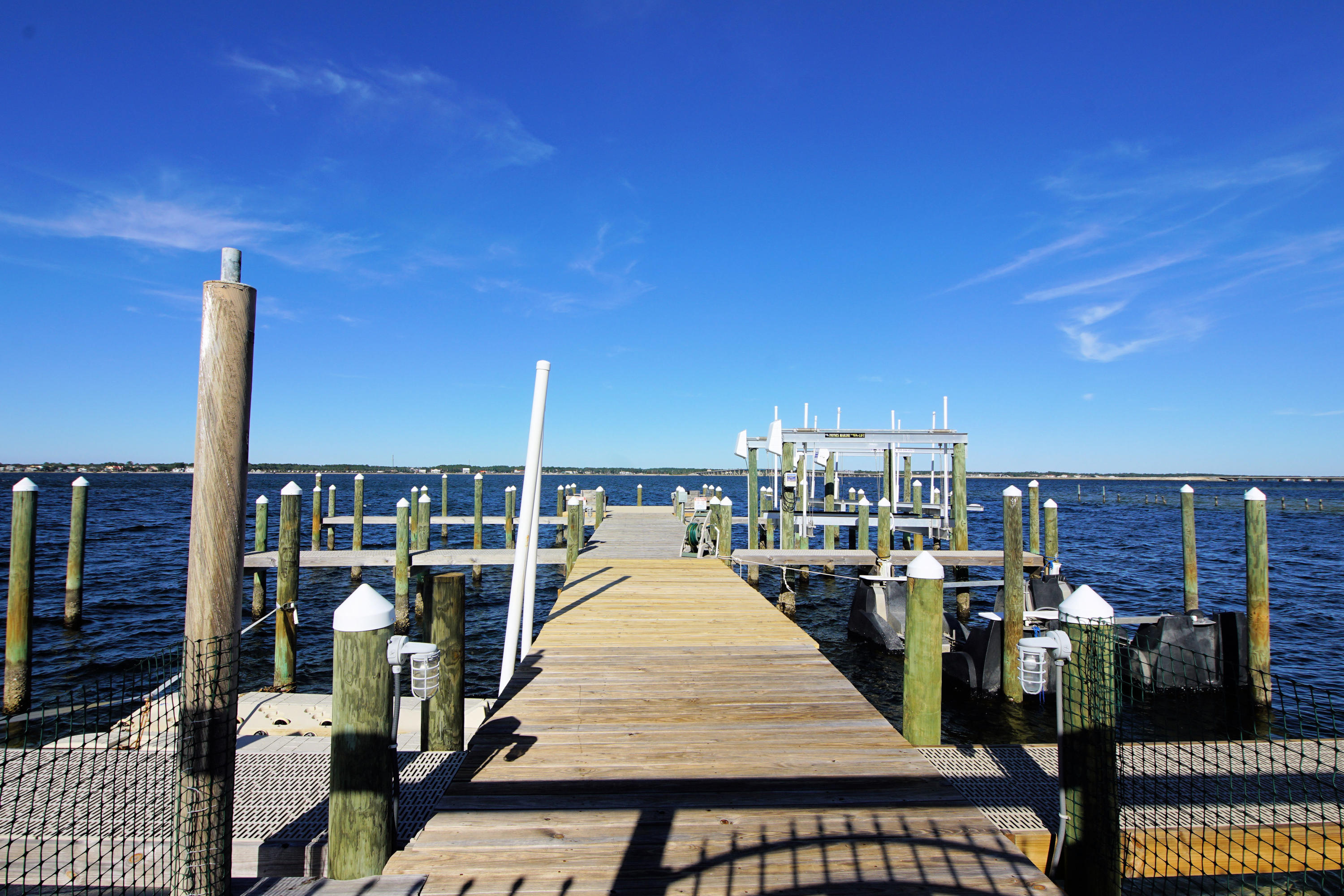 PARADISE POINT T/H - Residential