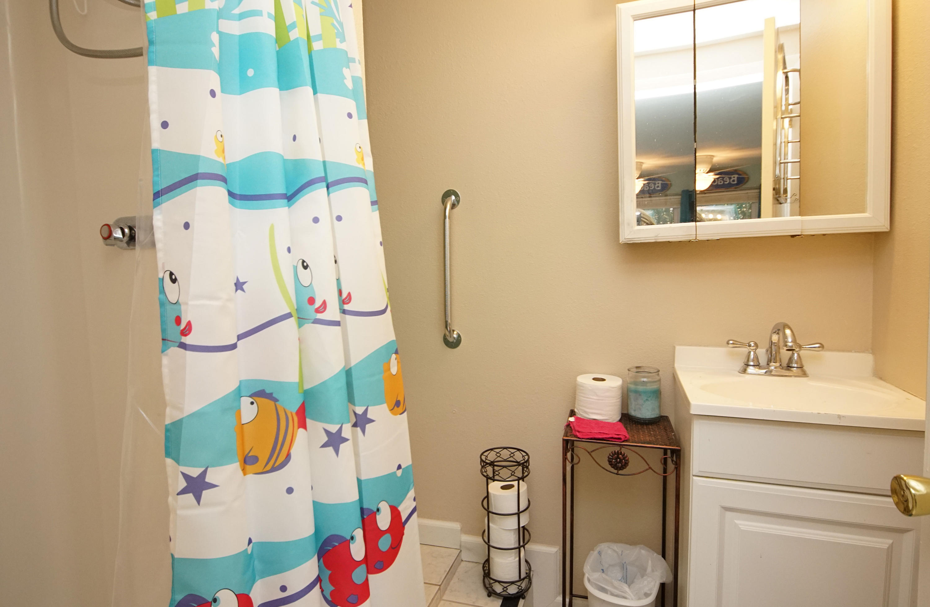 PARADISE POINT T/H - Residential