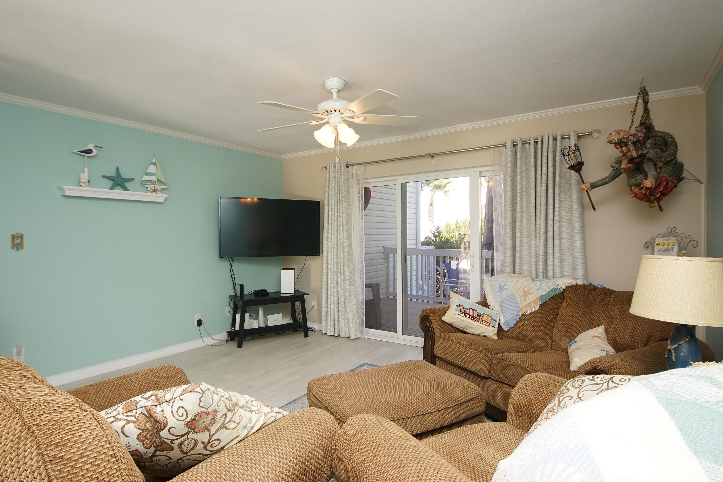 PARADISE POINT T/H - Residential