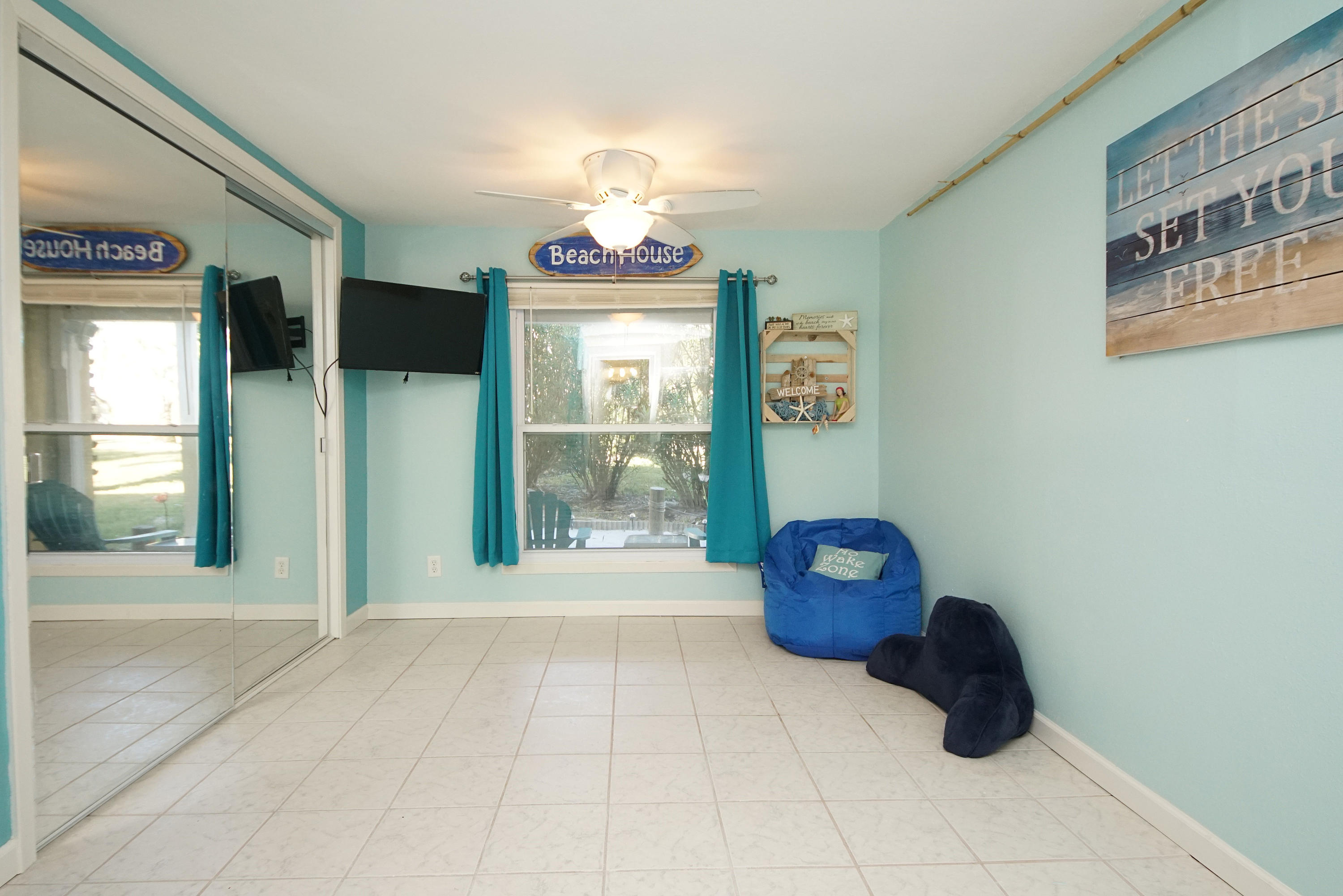 PARADISE POINT T/H - Residential