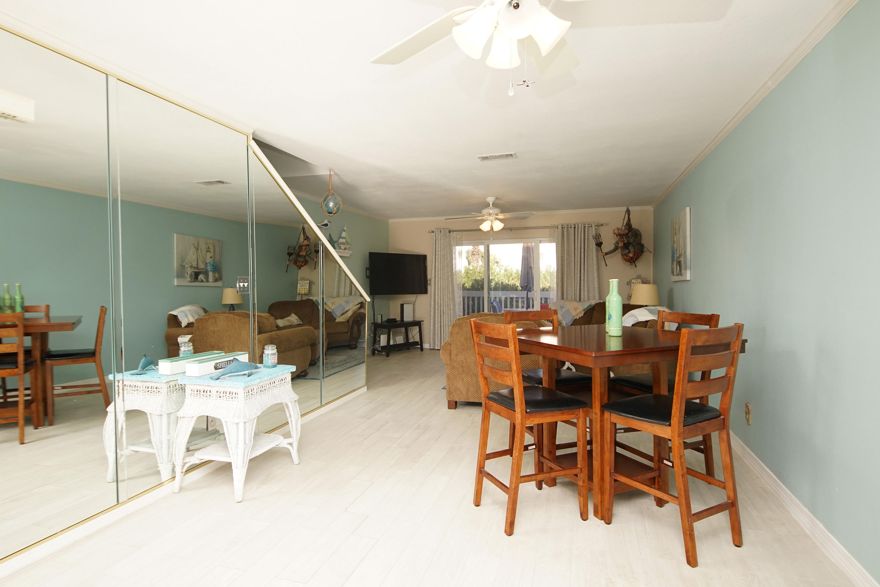 PARADISE POINT T/H - Residential