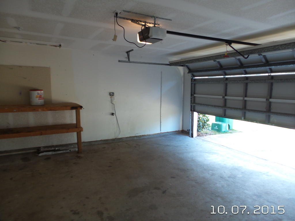 COUNTRYVIEW ESTATES 8TH ADDN - Residential Lease