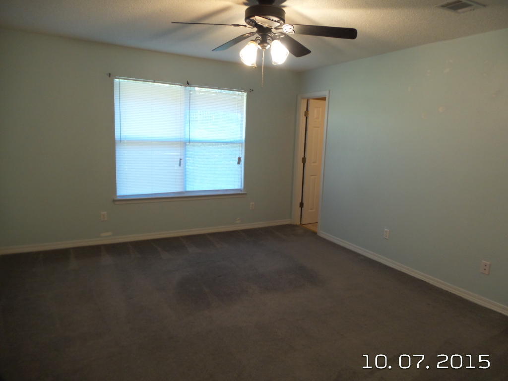 COUNTRYVIEW ESTATES 8TH ADDN - Residential Lease