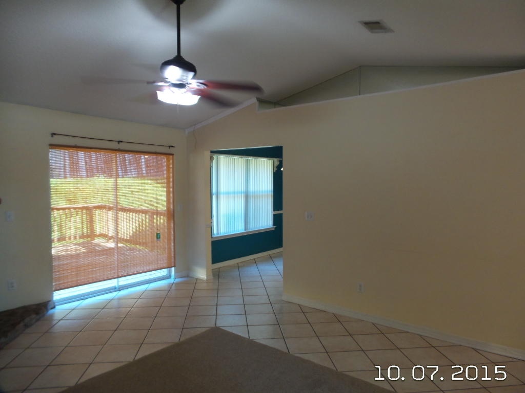 COUNTRYVIEW ESTATES 8TH ADDN - Residential Lease