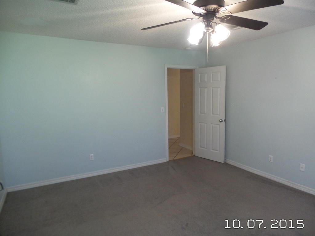 COUNTRYVIEW ESTATES 8TH ADDN - Residential Lease