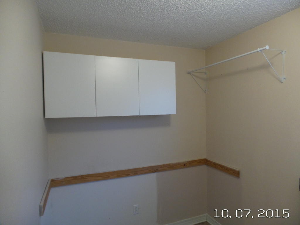 COUNTRYVIEW ESTATES 8TH ADDN - Residential Lease
