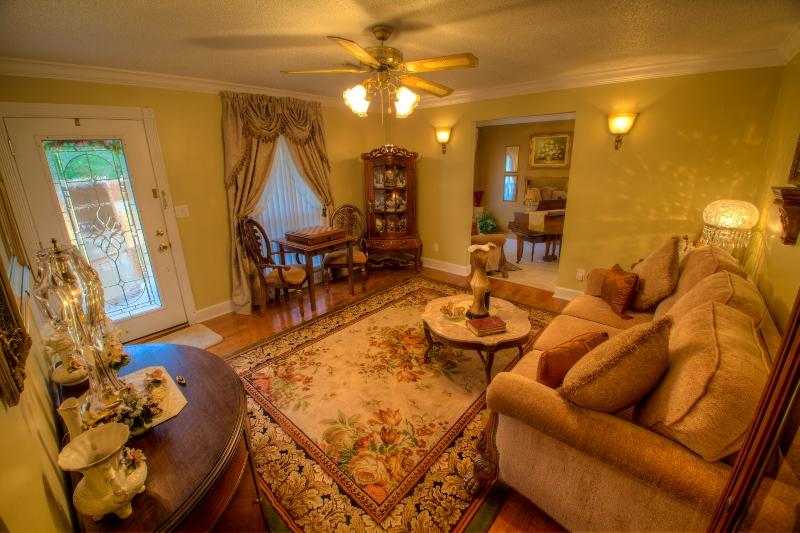 PINECREST HILLS - Residential