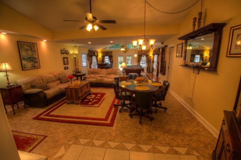 PINECREST HILLS - Residential