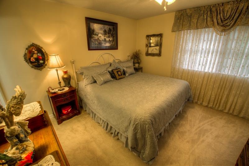 PINECREST HILLS - Residential