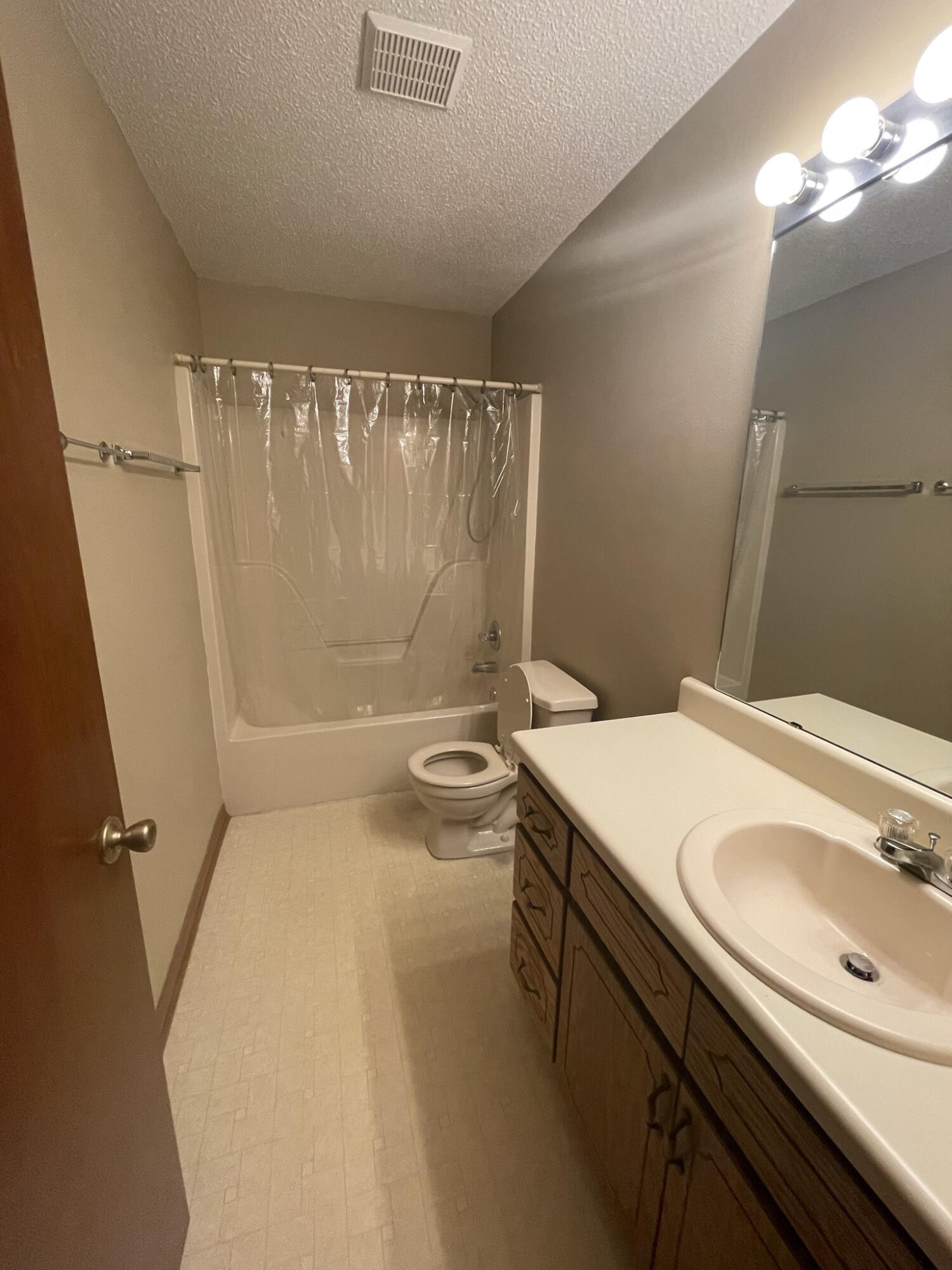 EDNEYS 2ND ADDN - Residential Lease