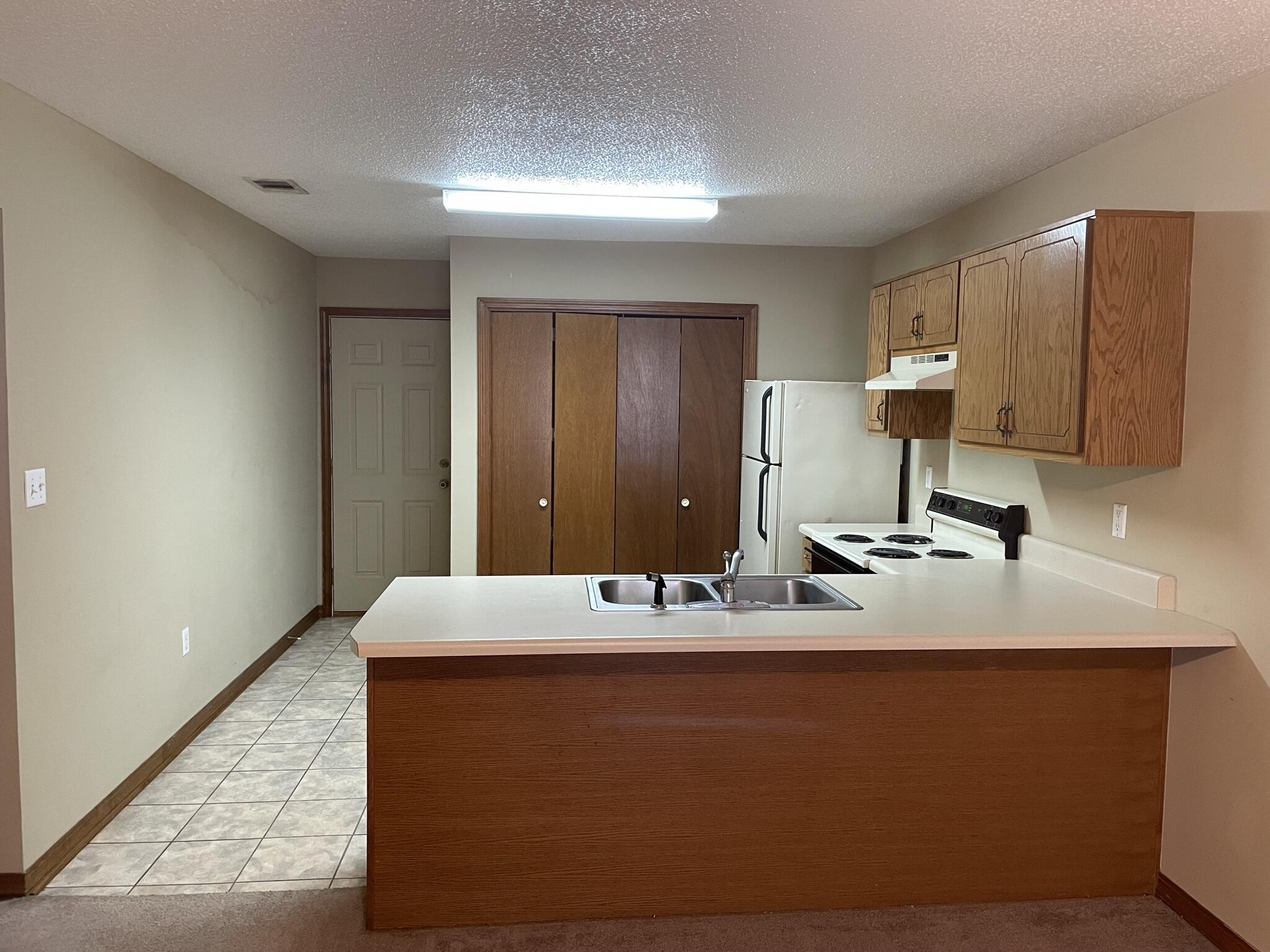 EDNEYS 2ND ADDN - Residential Lease