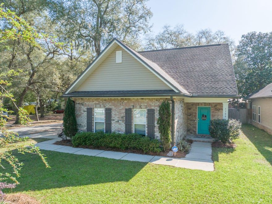 Come and see for yourself the beauty and charm of this Randy Wise home located in the heart of Niceville. This home is conveniently located a few minutes from The Warf 850, Niceville High School, and Lions Park Boat Ramp. As you approach the house, you'll be greeted by a charming covered porch that beckons you to go inside. Once inside, you'll immediately notice the open floor plan with 9-foot ceilings that creates a warm and welcoming atmosphere. The living room flows seamlessly into the dining area, which features a stunning granite breakfast bar and recessed lights. There's also a cozy computer/study area adjacent to the living room, perfect for working from home or doing homework. Don't let this beautiful traditional two-story, four-bedroom home slip away!