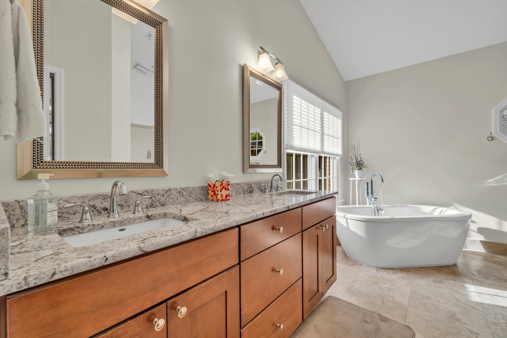 VALPARAISO PINECREST 6 - Residential