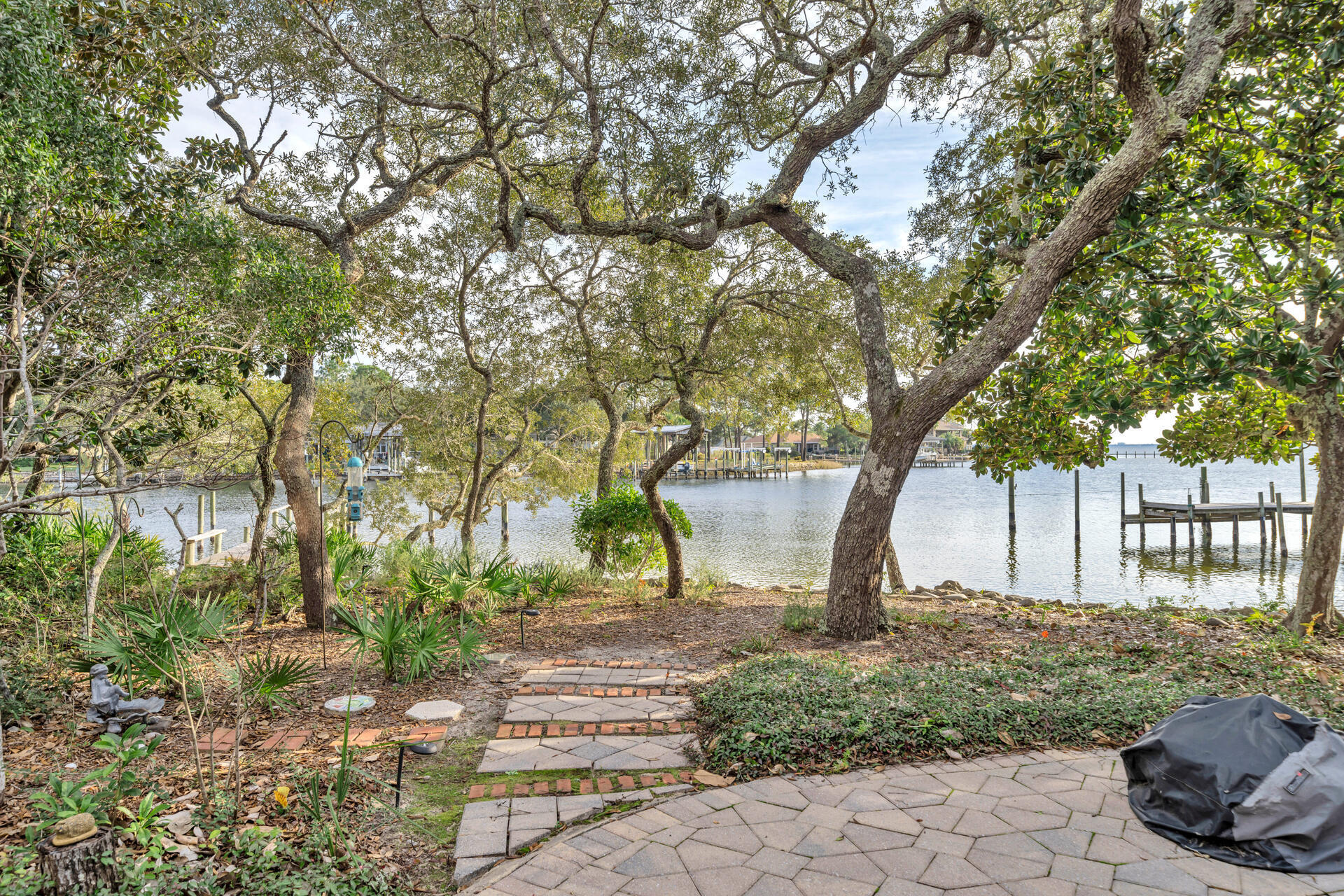 VALPARAISO PINECREST 6 - Residential