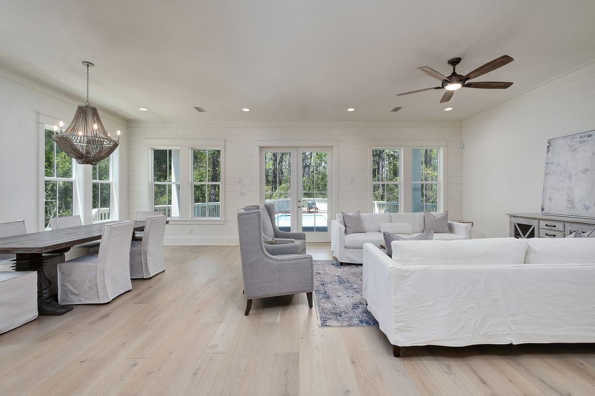 TREETOP VILLAGE - Residential