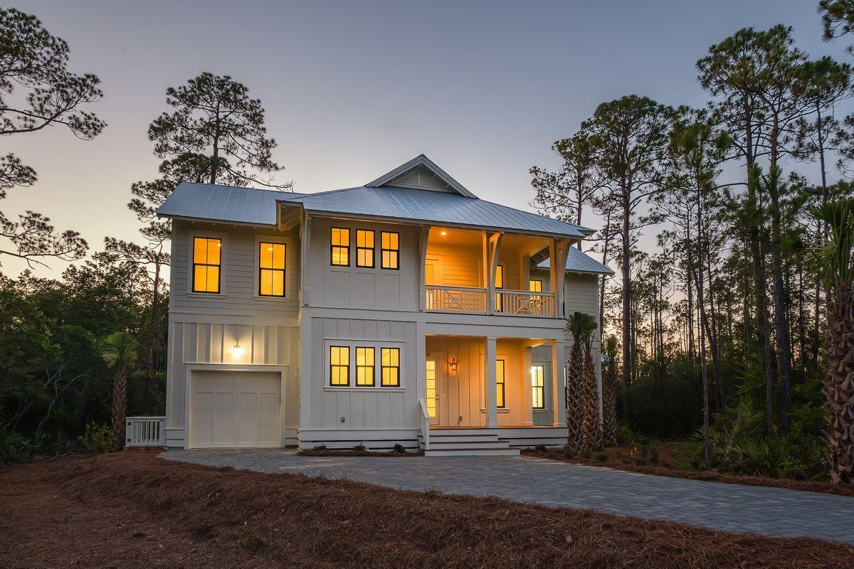 TREETOP VILLAGE - Residential