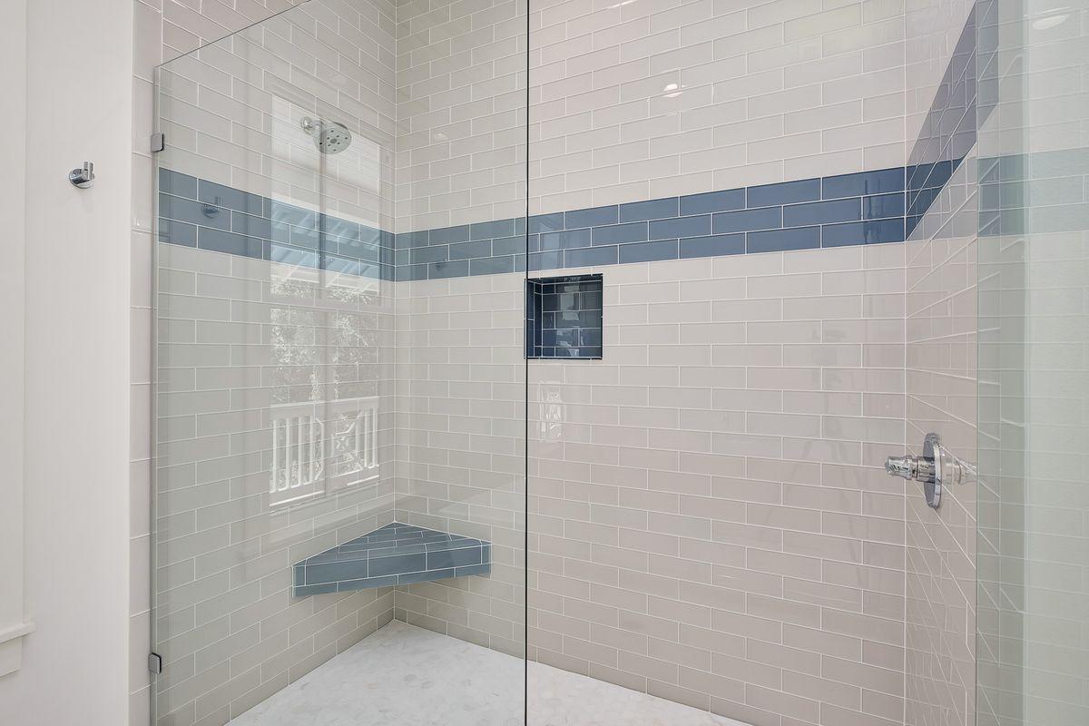 TREETOP VILLAGE - Residential