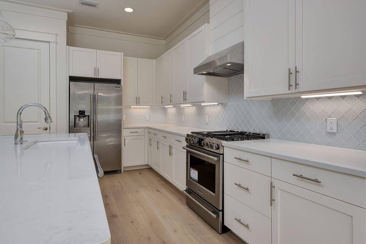 TREETOP VILLAGE - Residential