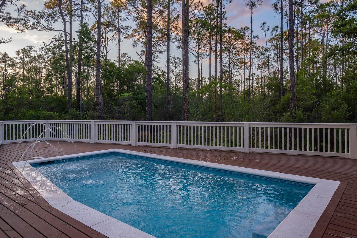 TREETOP VILLAGE - Residential