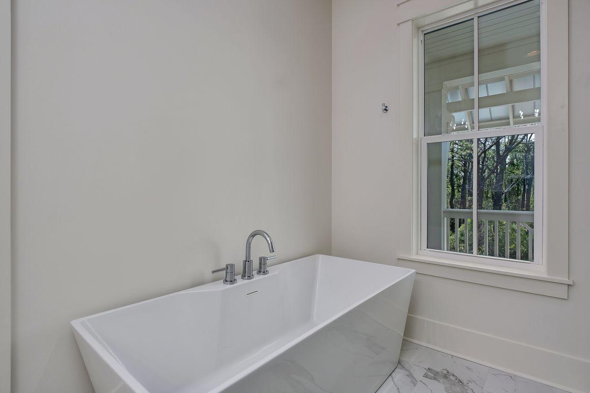 TREETOP VILLAGE - Residential