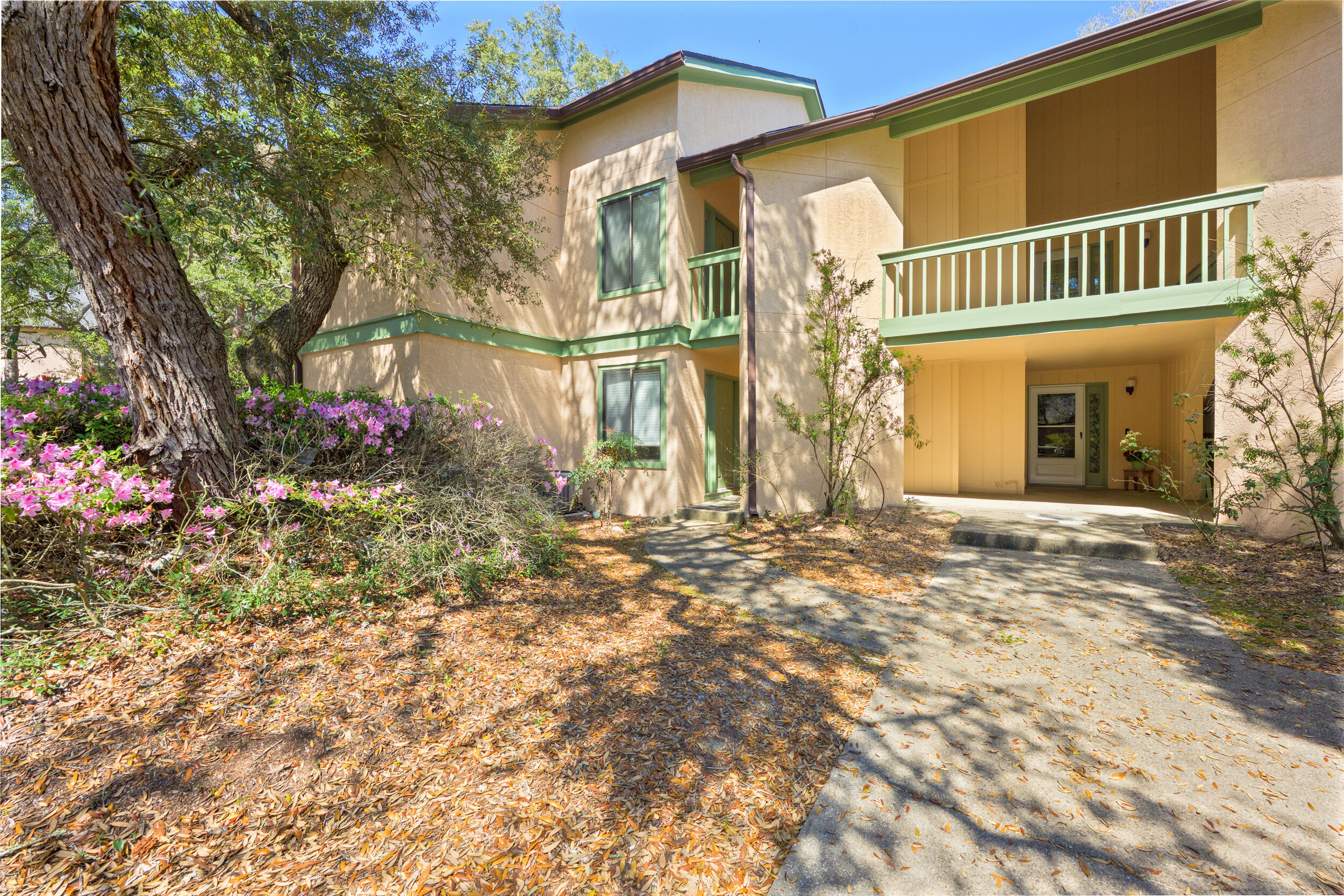 GARDEN OAKS CONDO - Residential