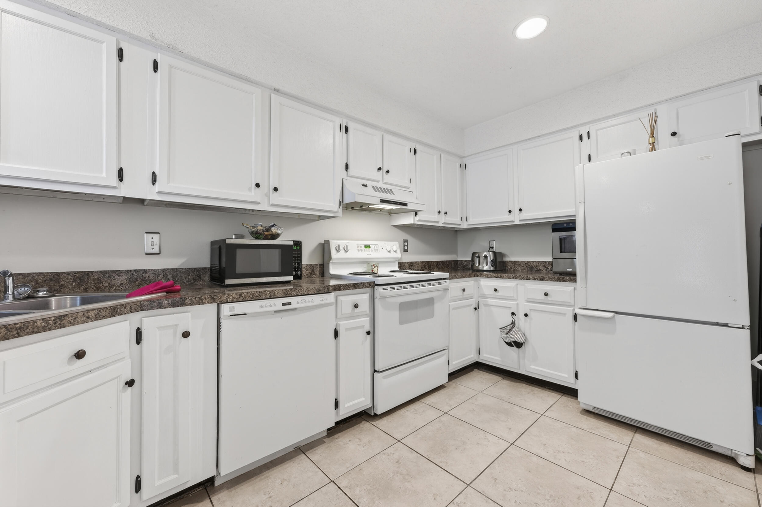 GARDEN OAKS CONDO - Residential