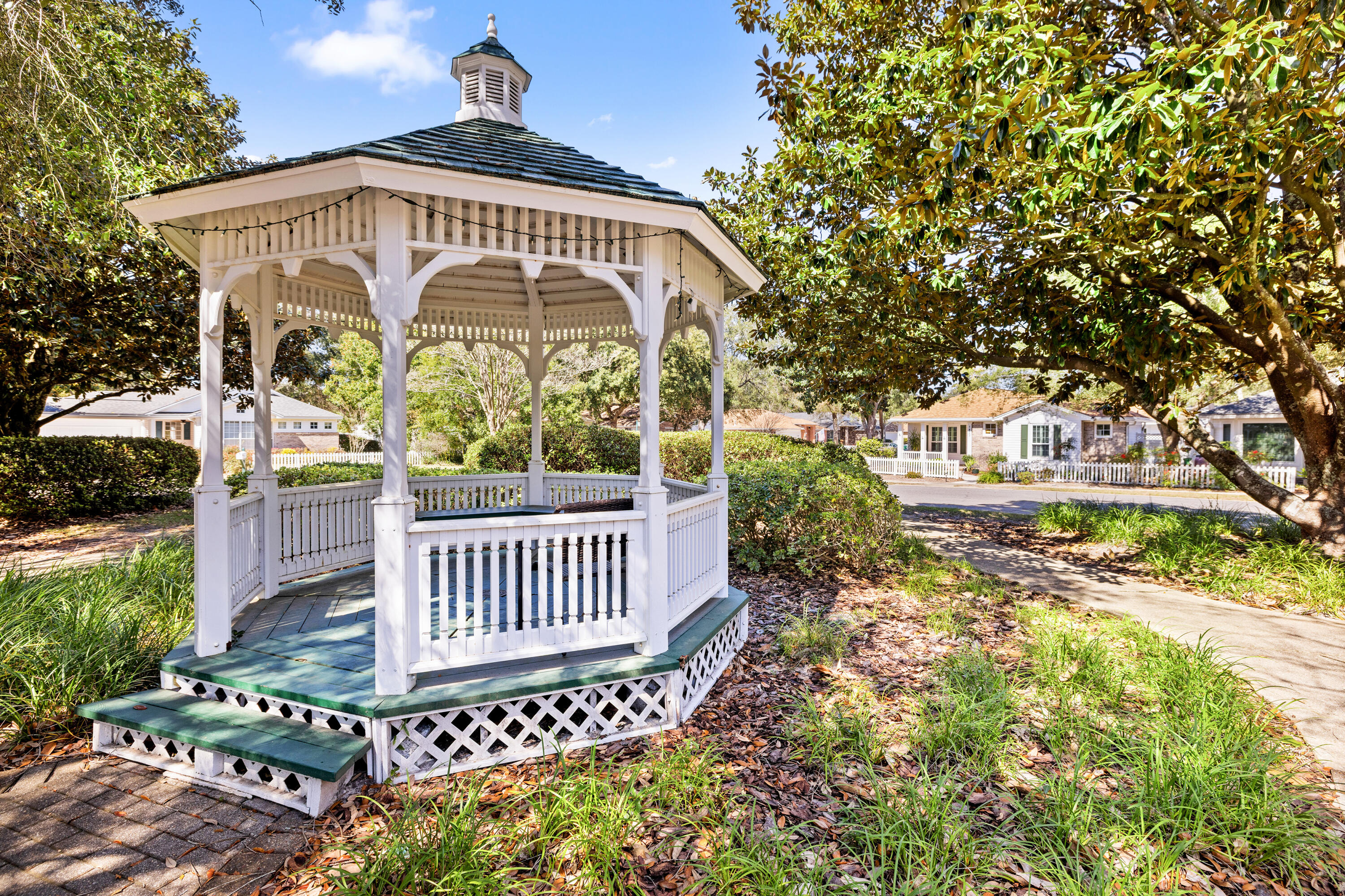 MAGNOLIA PLANTATION AT BLUEWATER BAY - Residential