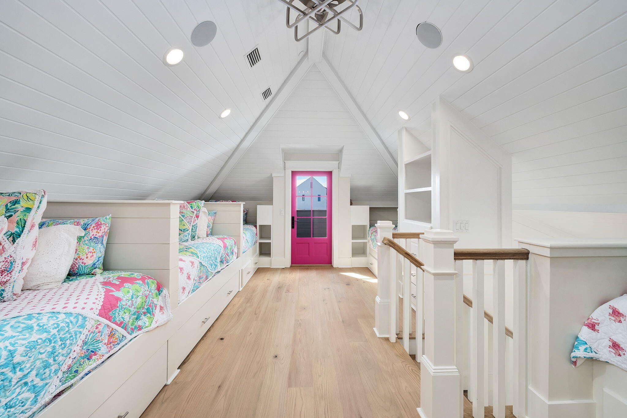 RETREAT THE - Residential