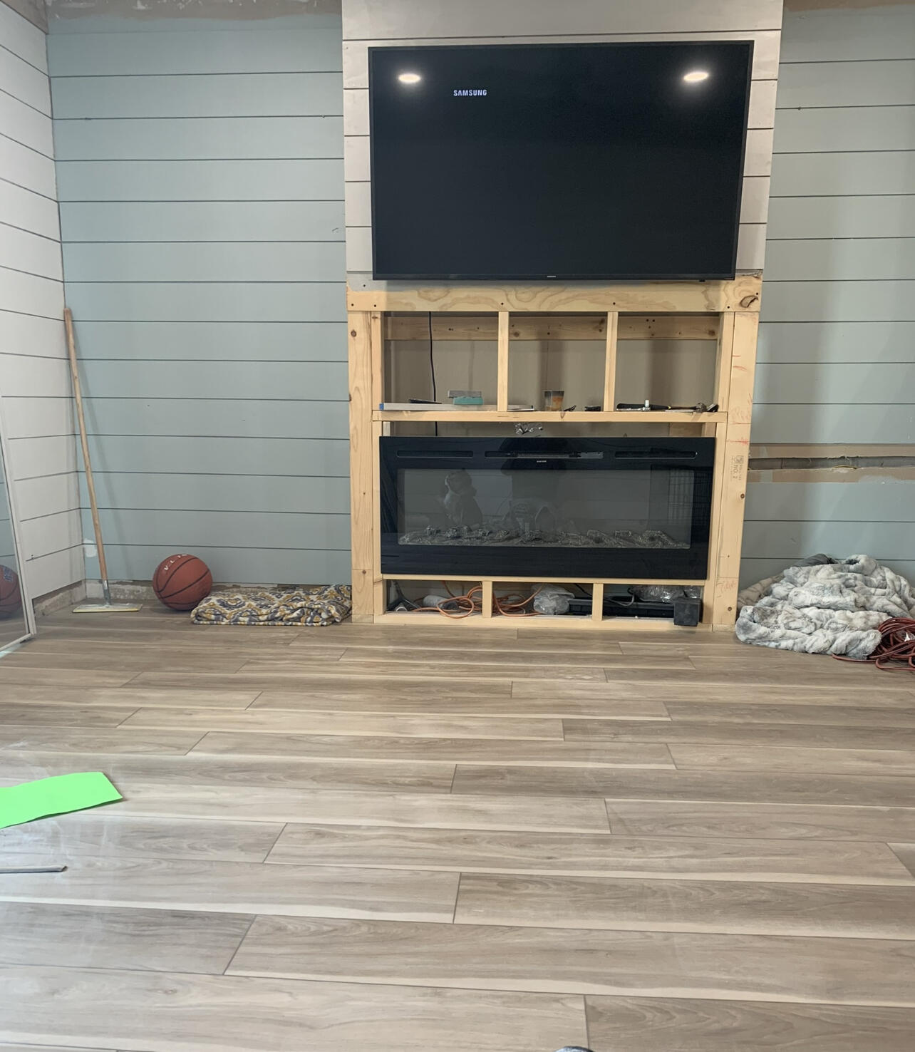 ISLANDWOOD CONDO - Residential