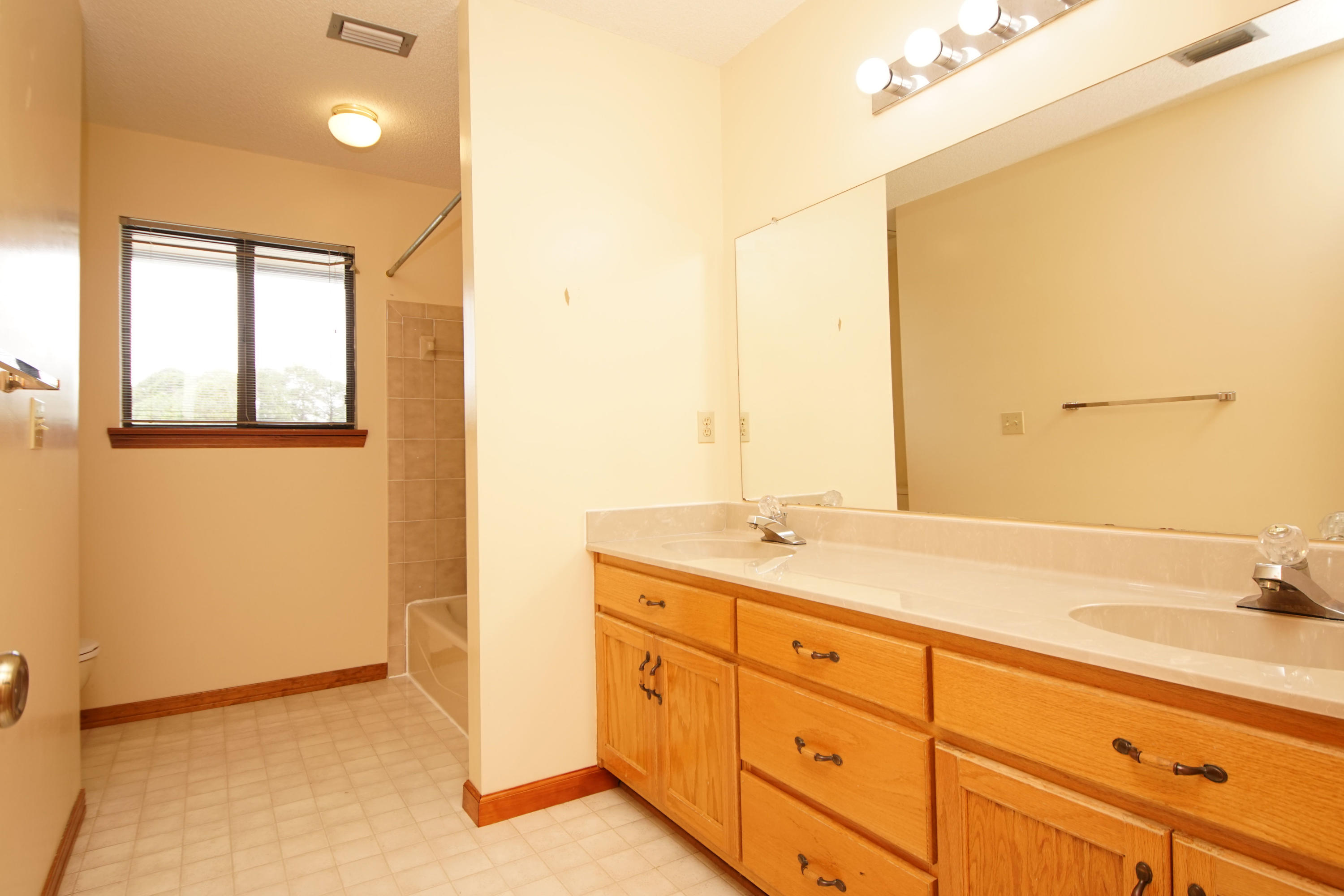 BLUEWATER BAY - Residential Lease